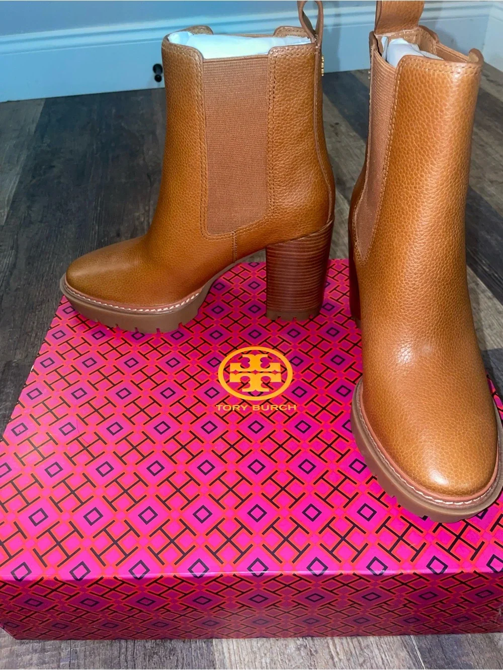 NWT Tory Burch Leather Carlson Lug Bootie in Toasted Caramel